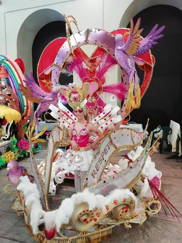 airvema patronicador de la candidata a reina del carnaval 2020